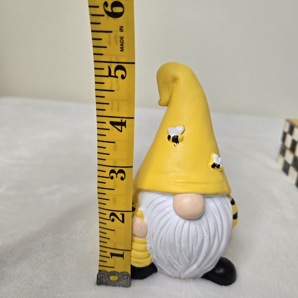 Yellow bee gnome and decor bundle - Picture 2 of 9